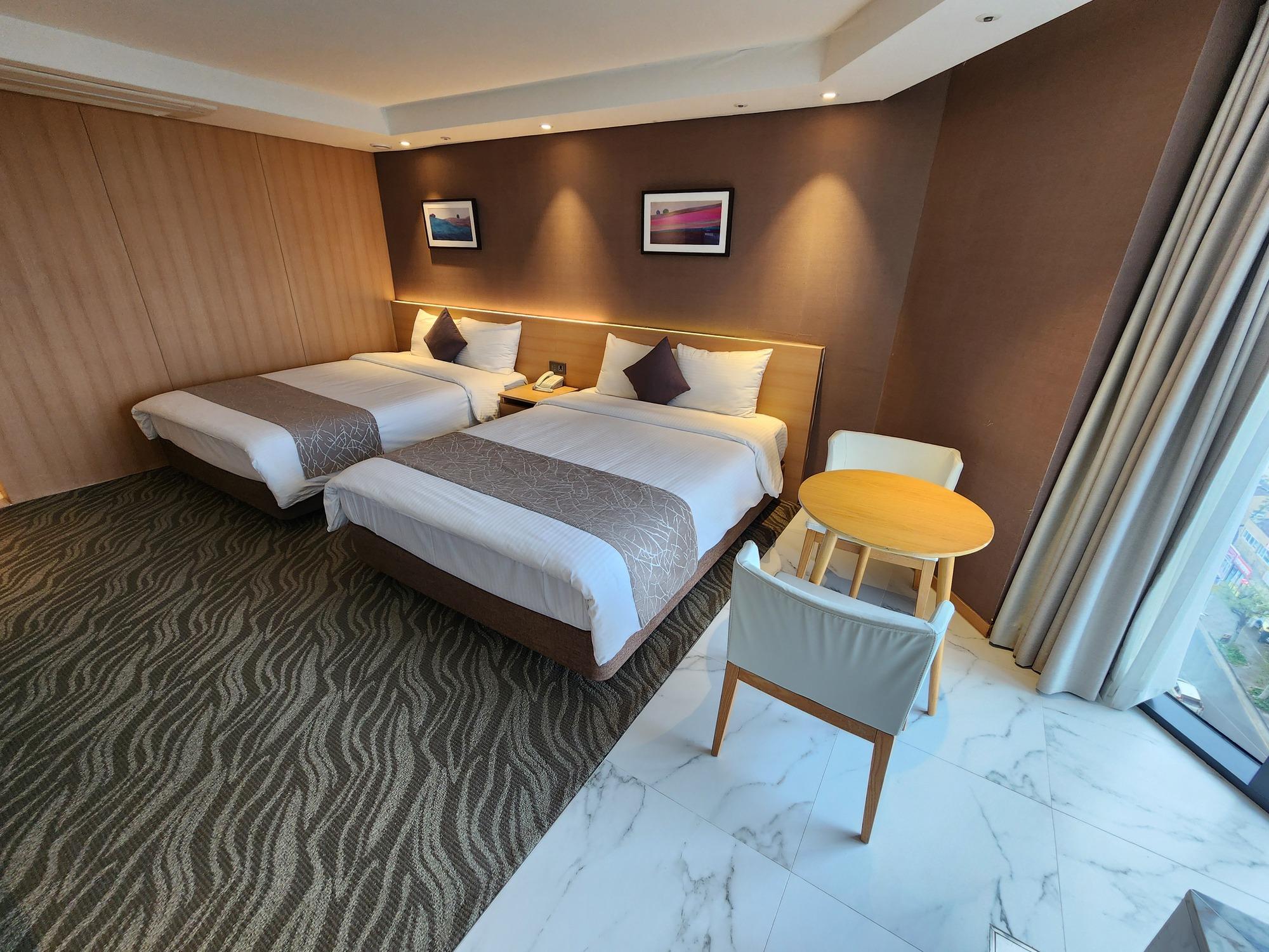 Junior Suite, 2 Double Beds, Ocean or City View