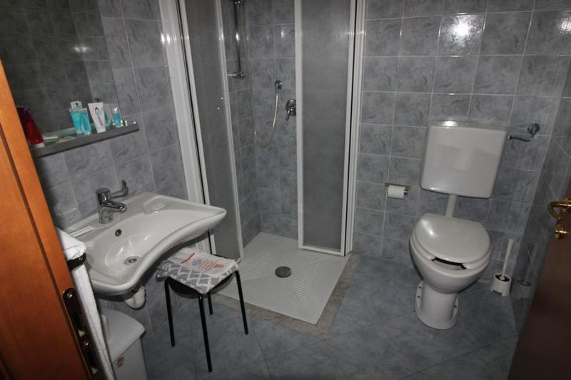 HOTEL DELLA POSTA 82/83