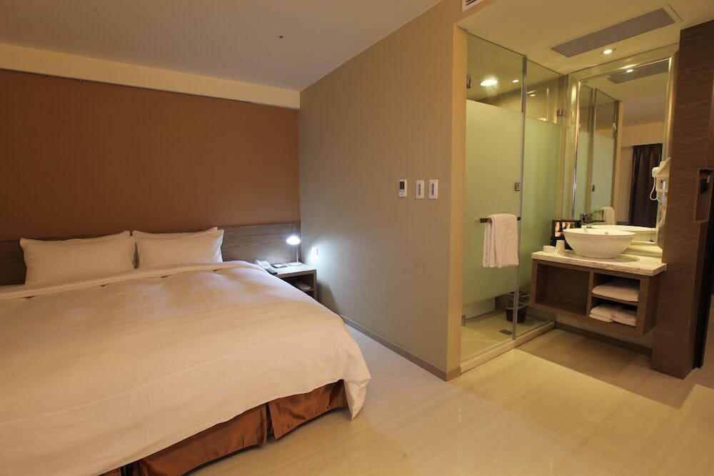 Nest Hotel 8/45