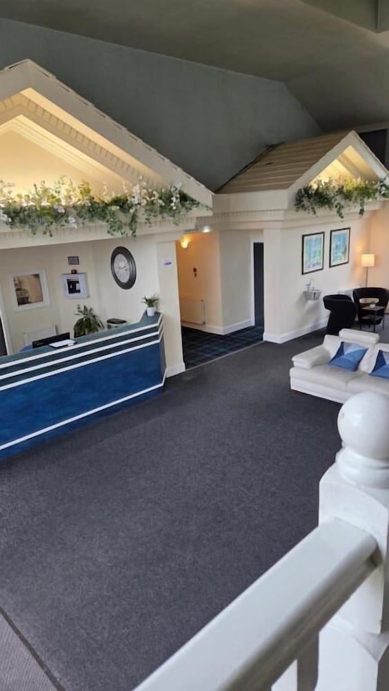 Devonshire House Hotel 3/50
