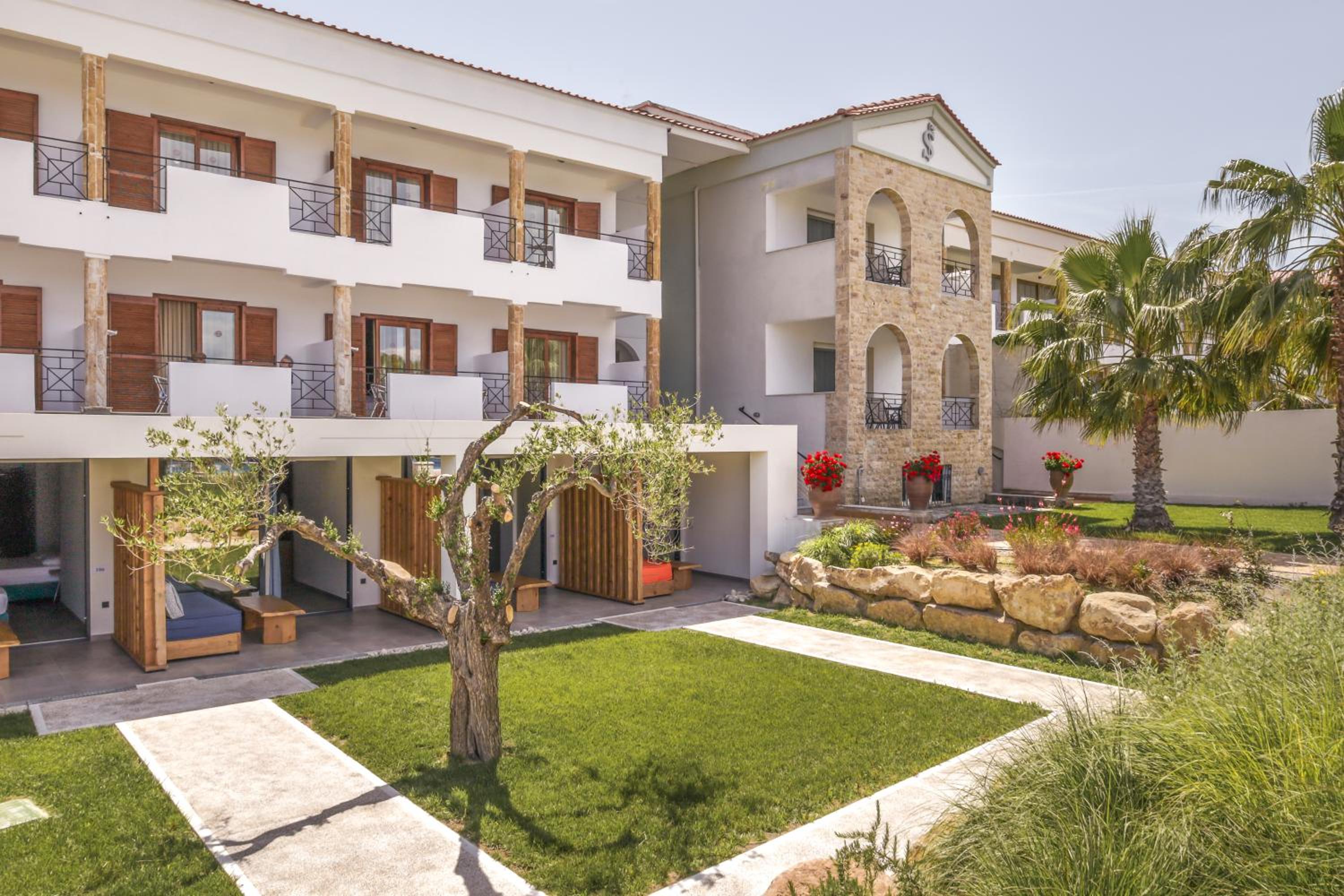 Tresor Hotel (ex Hanioti Palace) 48/52