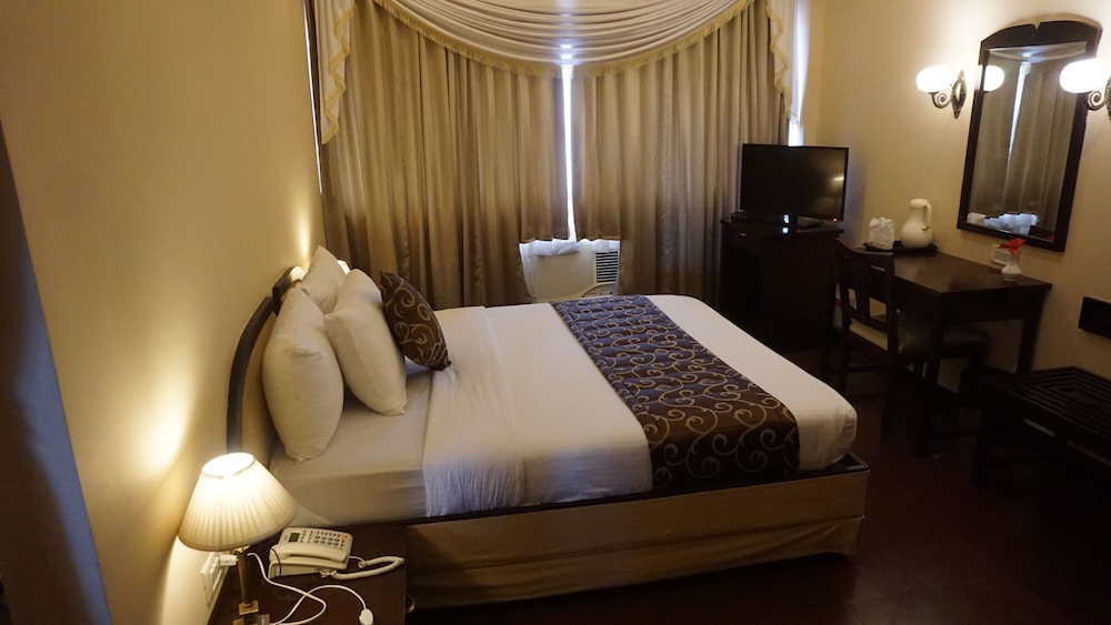 Hotel Poonja International 11/18
