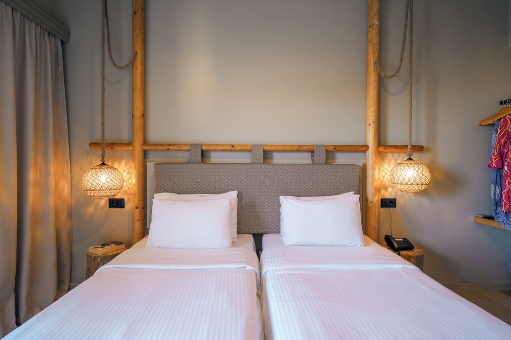 Asana Hotel 8/29