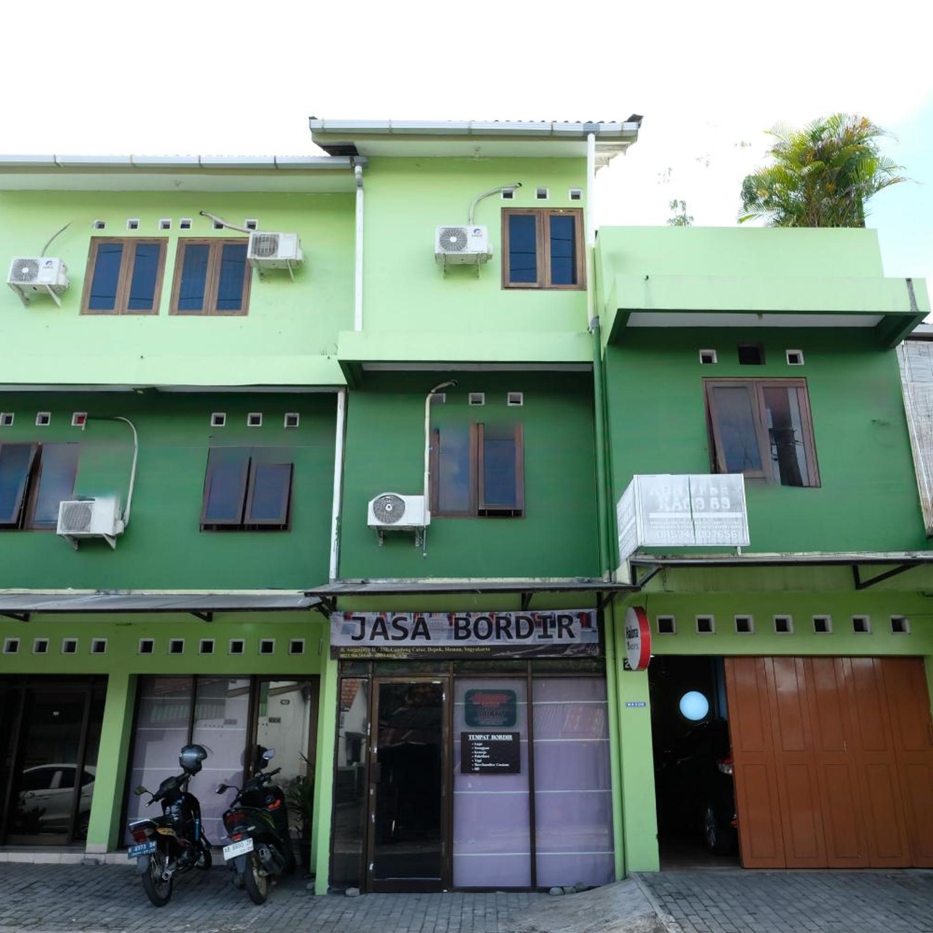 OYO 3707 Halona Guesthouse 1/50