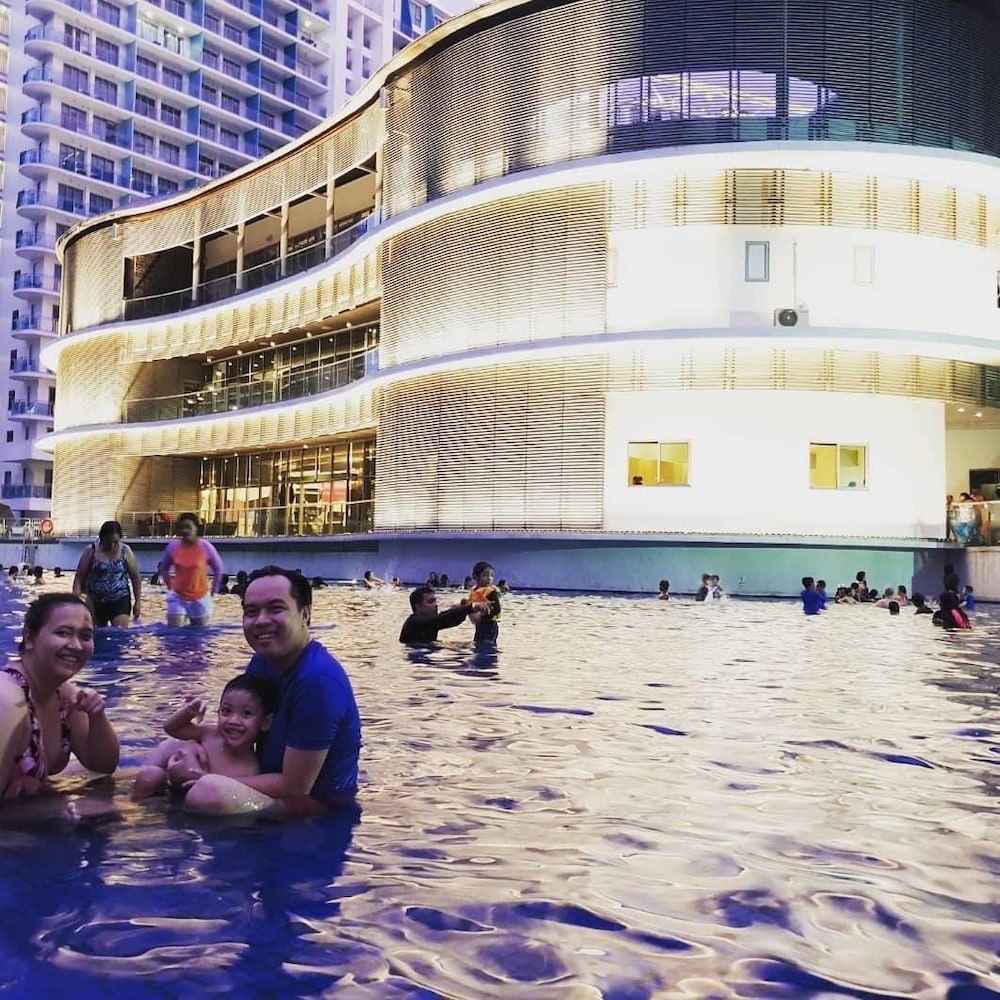 Azure Luxury Beach Suites By Vacationsph 45/50