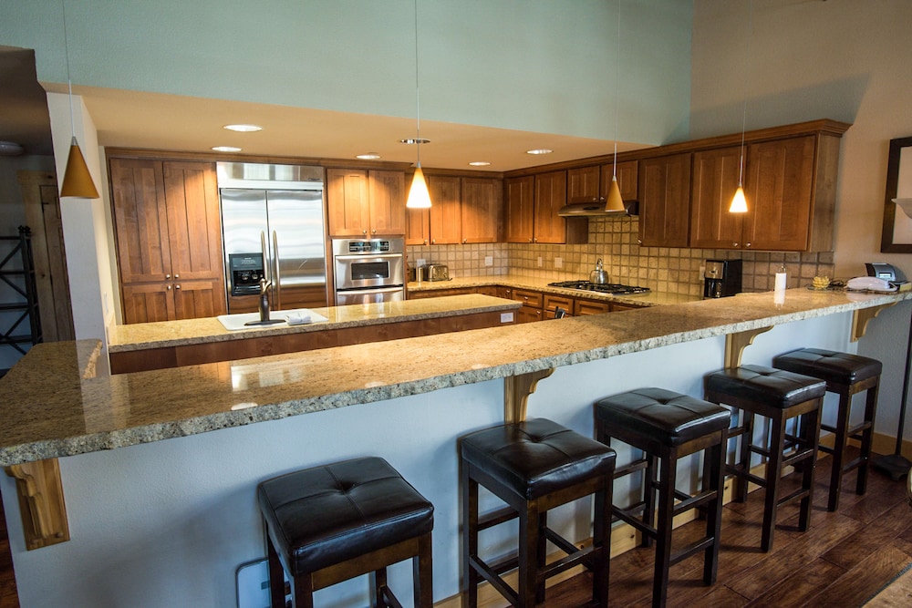 Kirkwood Resort 33/50