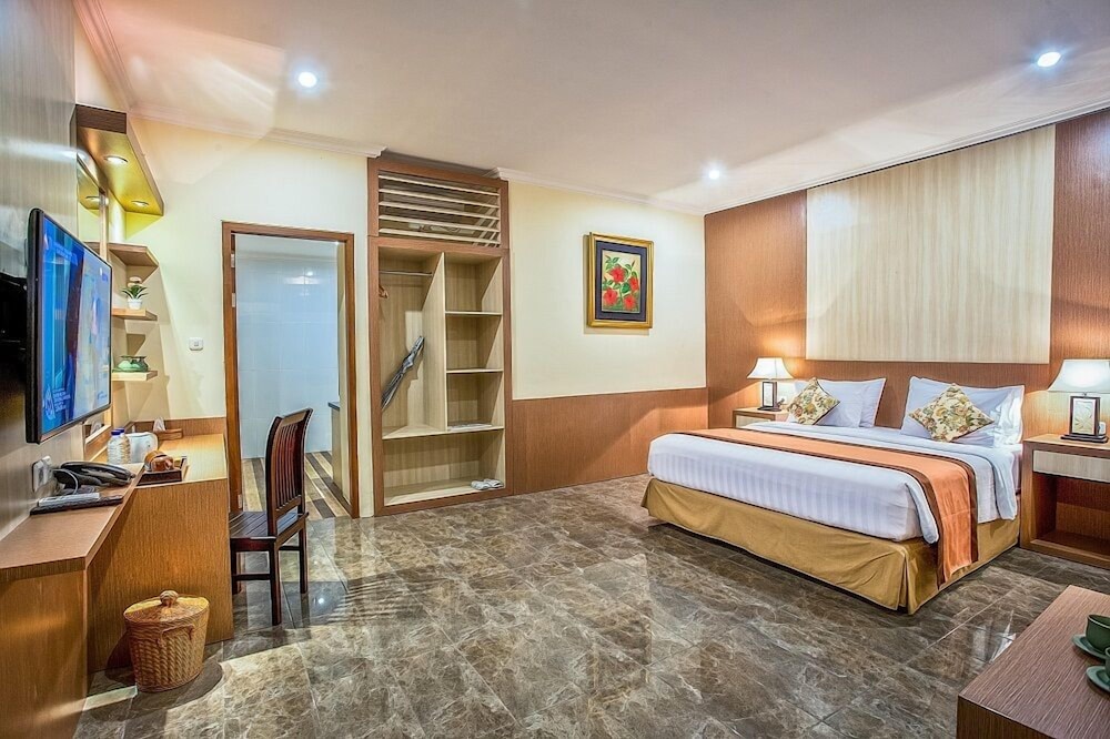 Mirah Hotel 8/31