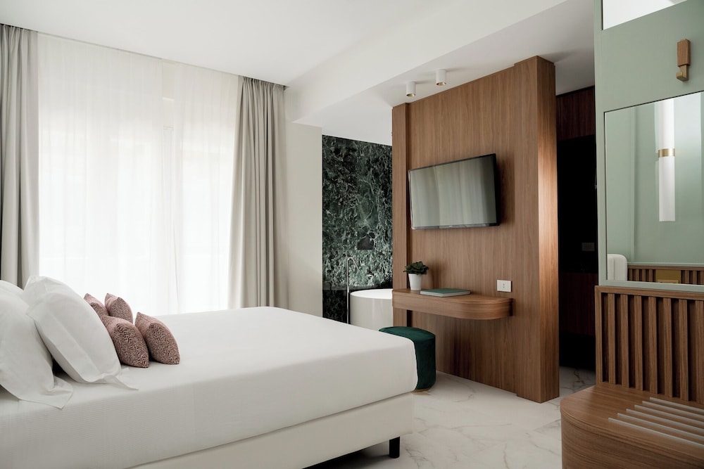 EXECUTIVE, DOUBLE BED