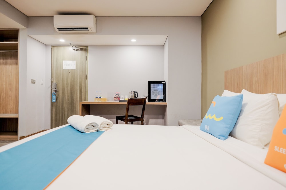 Sans Hotel Puri Indah Jakarta 14/62