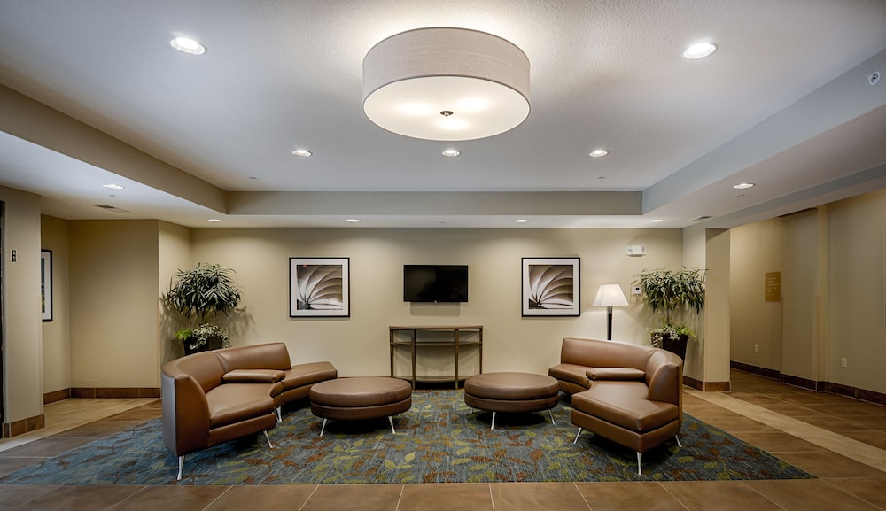 CANDLEWOOD SUITES LAKEVILLE I-35 24/32