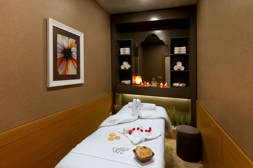 Ferman Hilal Hotel 34/63