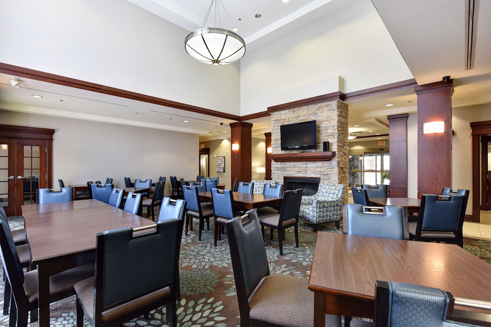 STAYBRIDGE SUITES GUELPH 52/78