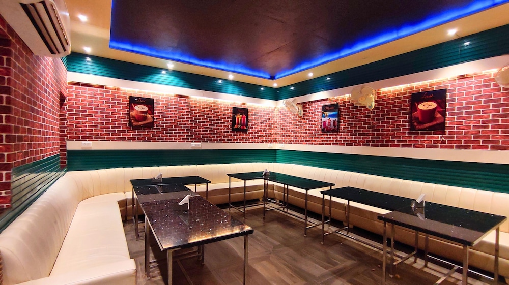 MGR Hotel Moradabad 27/50