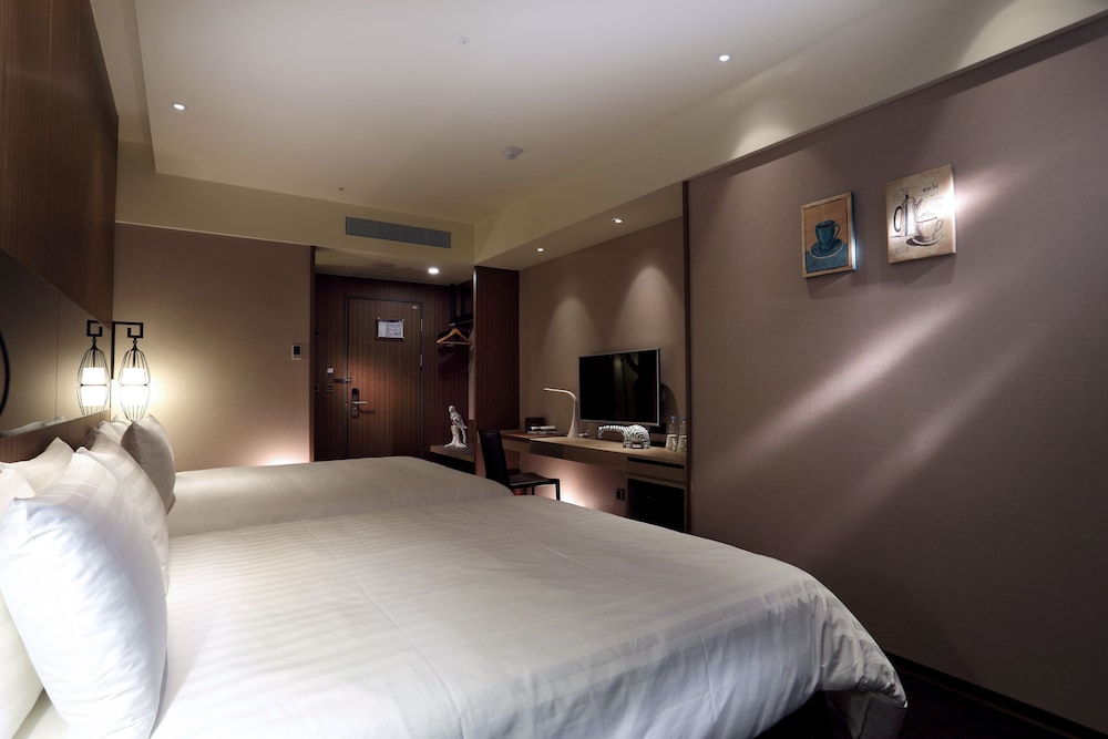 ELITE, QUADRUPLE, 2 DOUBLE BEDS