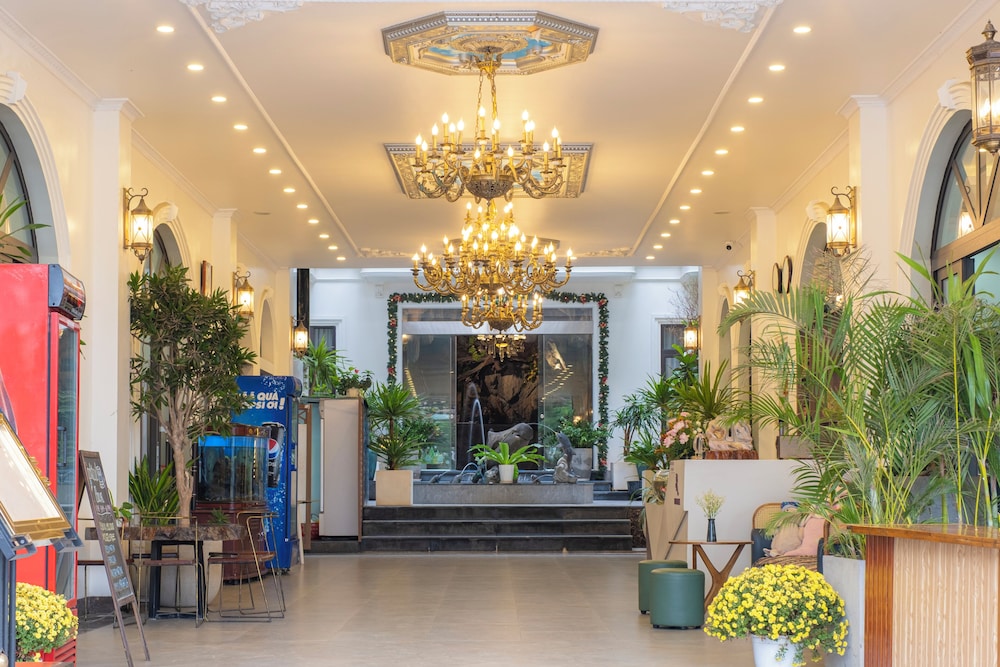 Roza Palace 10/50