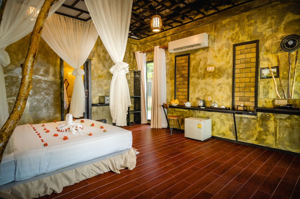 Koh Rong Hill Beach Resort 43/63