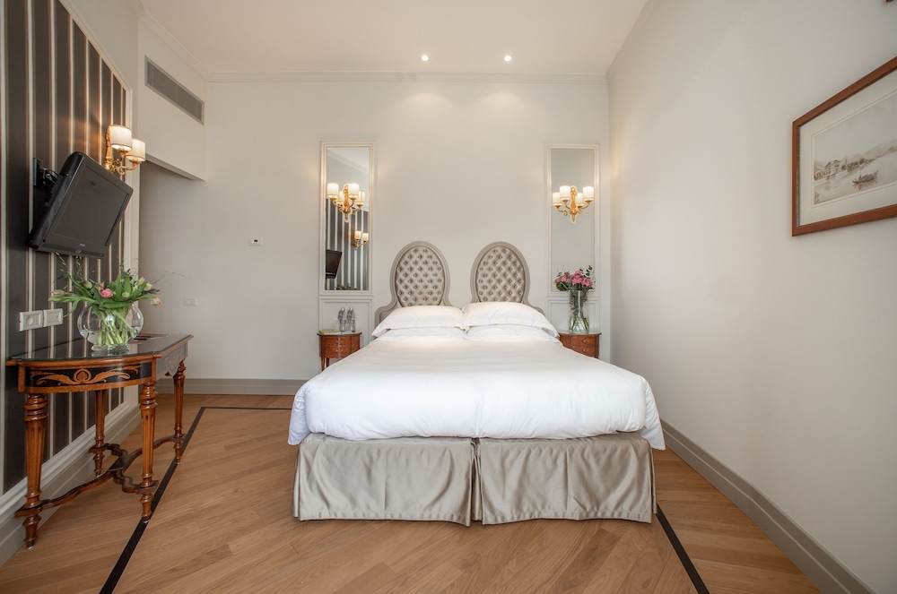 SUPERIOR, DOUBLE BED