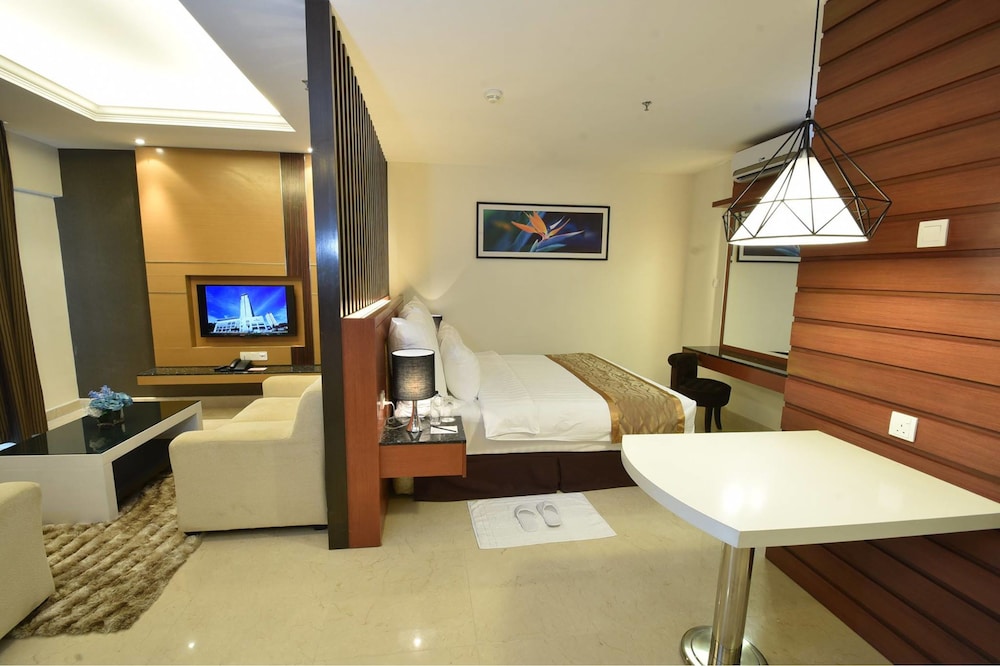 Hotel Tenera Bandar Baru Bangi 64/65