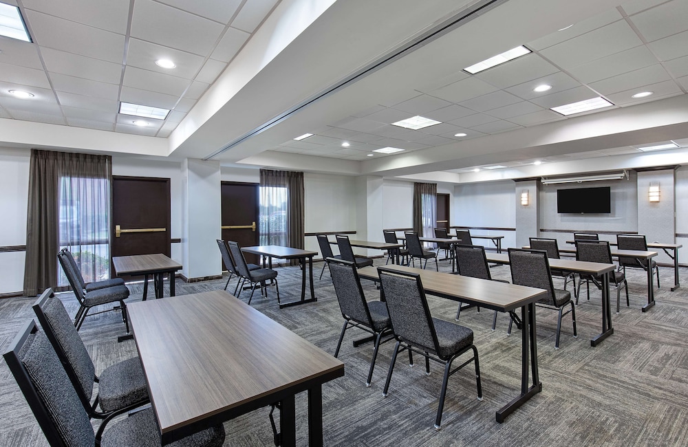 Hyatt Place Louisville East 53/60