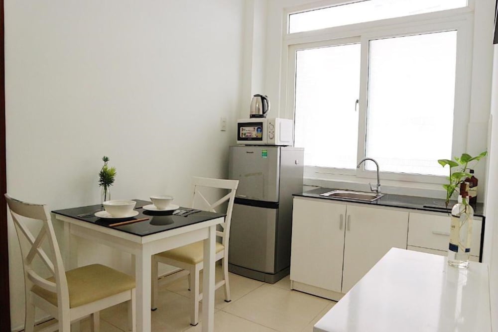 M-H Apartment Hotel 38/50