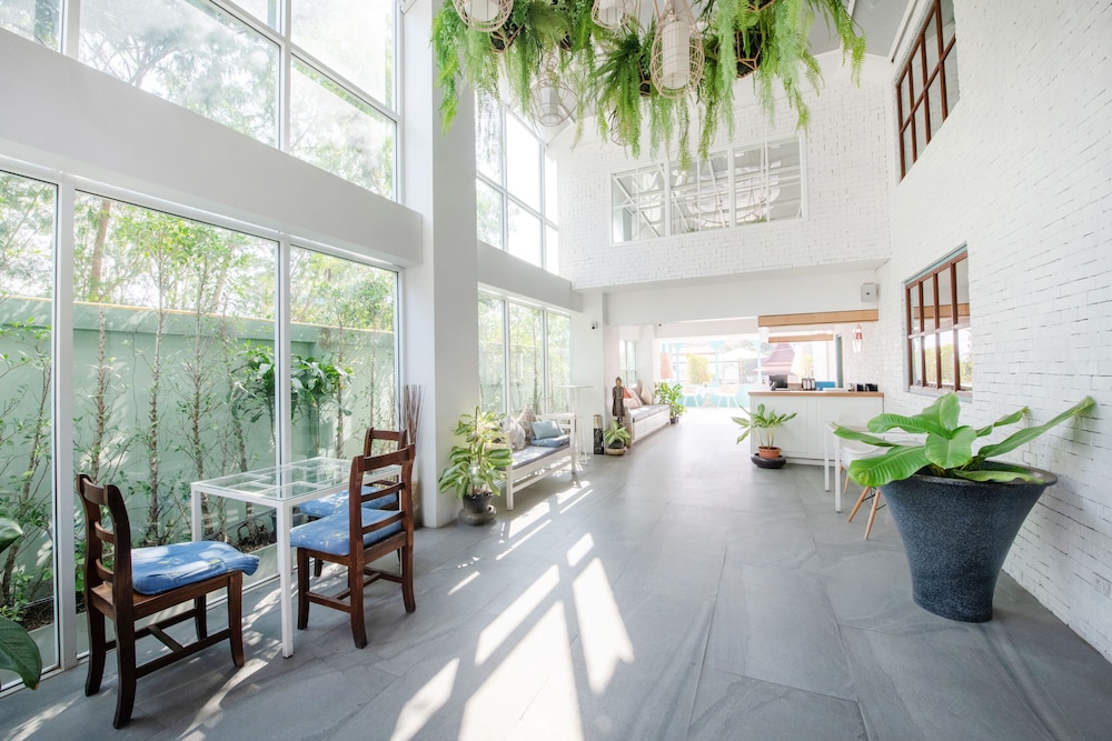 Capital O 631 Blooming Hill Boutique Suites 16/50