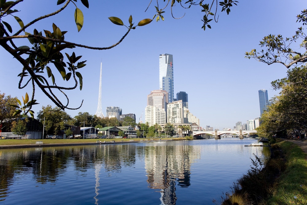 The Como Melbourne 68/74