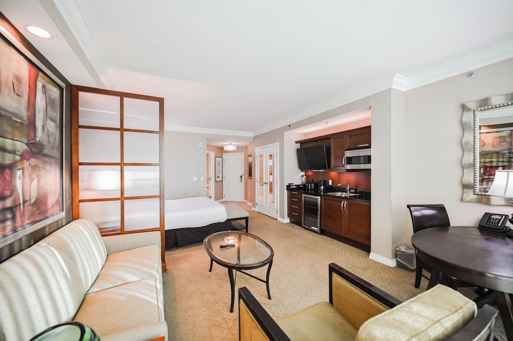 Stripviewsuites At Signature 55/73