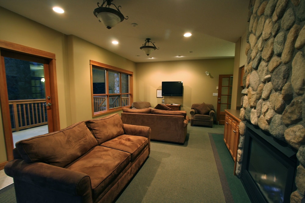 The Pinnacle Lodge 30/46