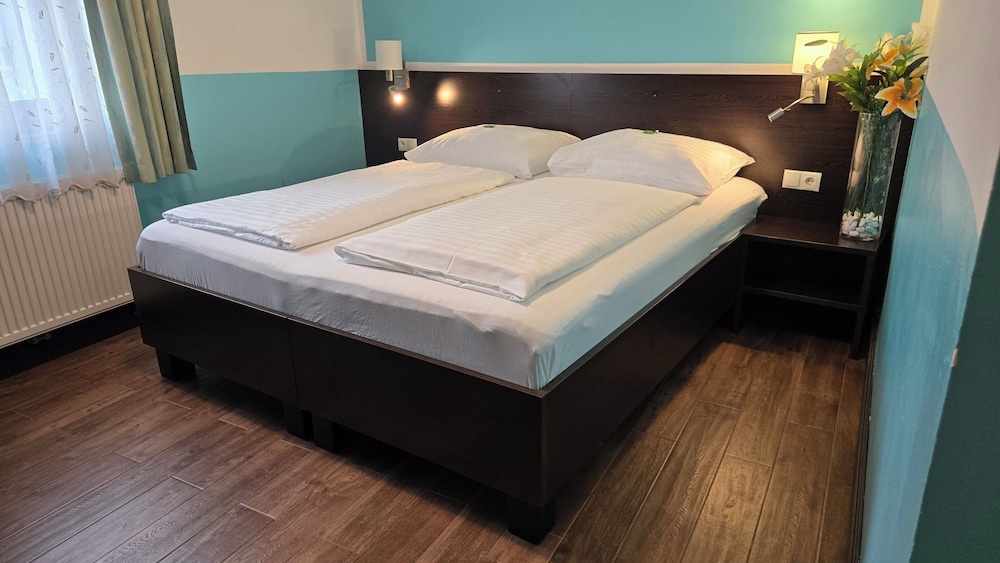 Hotel Konig 25/71