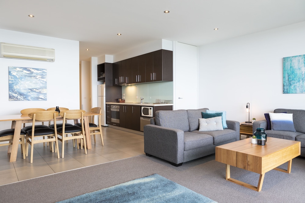 The Dolphin Apartments 47/69