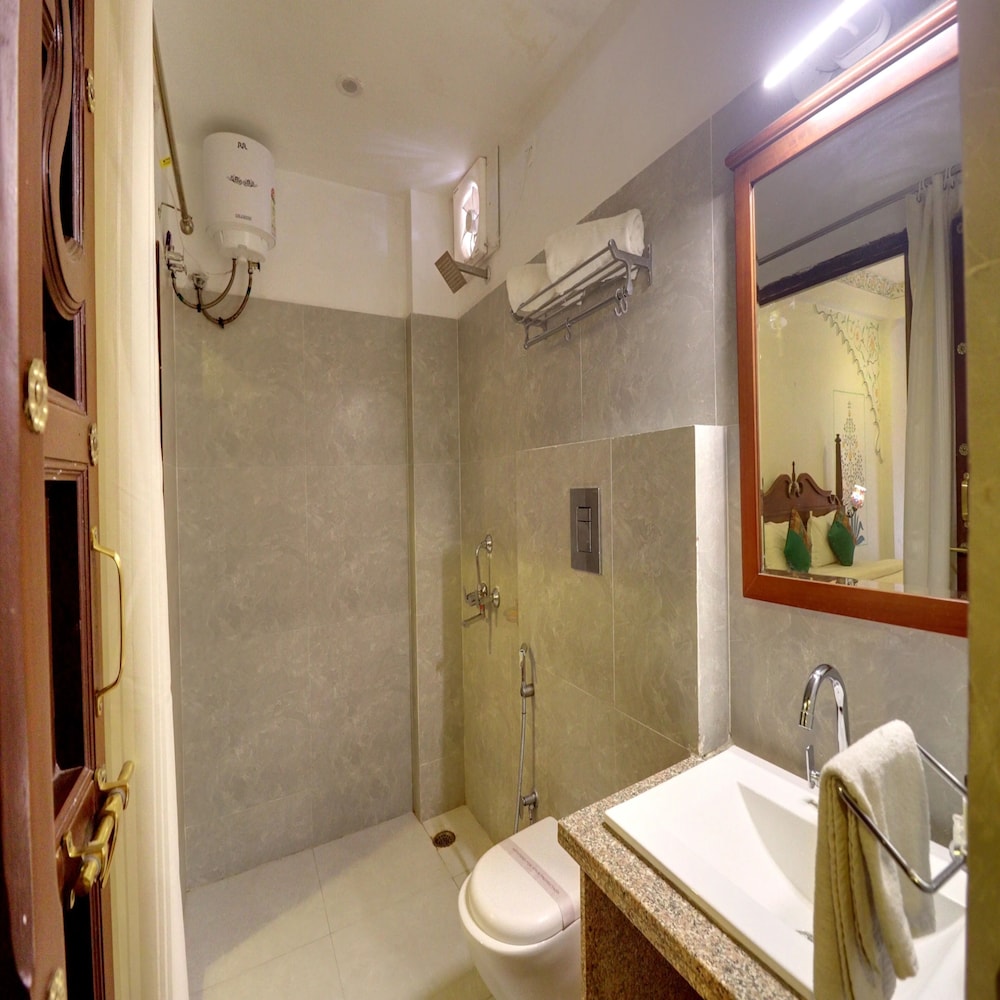 Hotel Darbargarh Udaipur 48/50