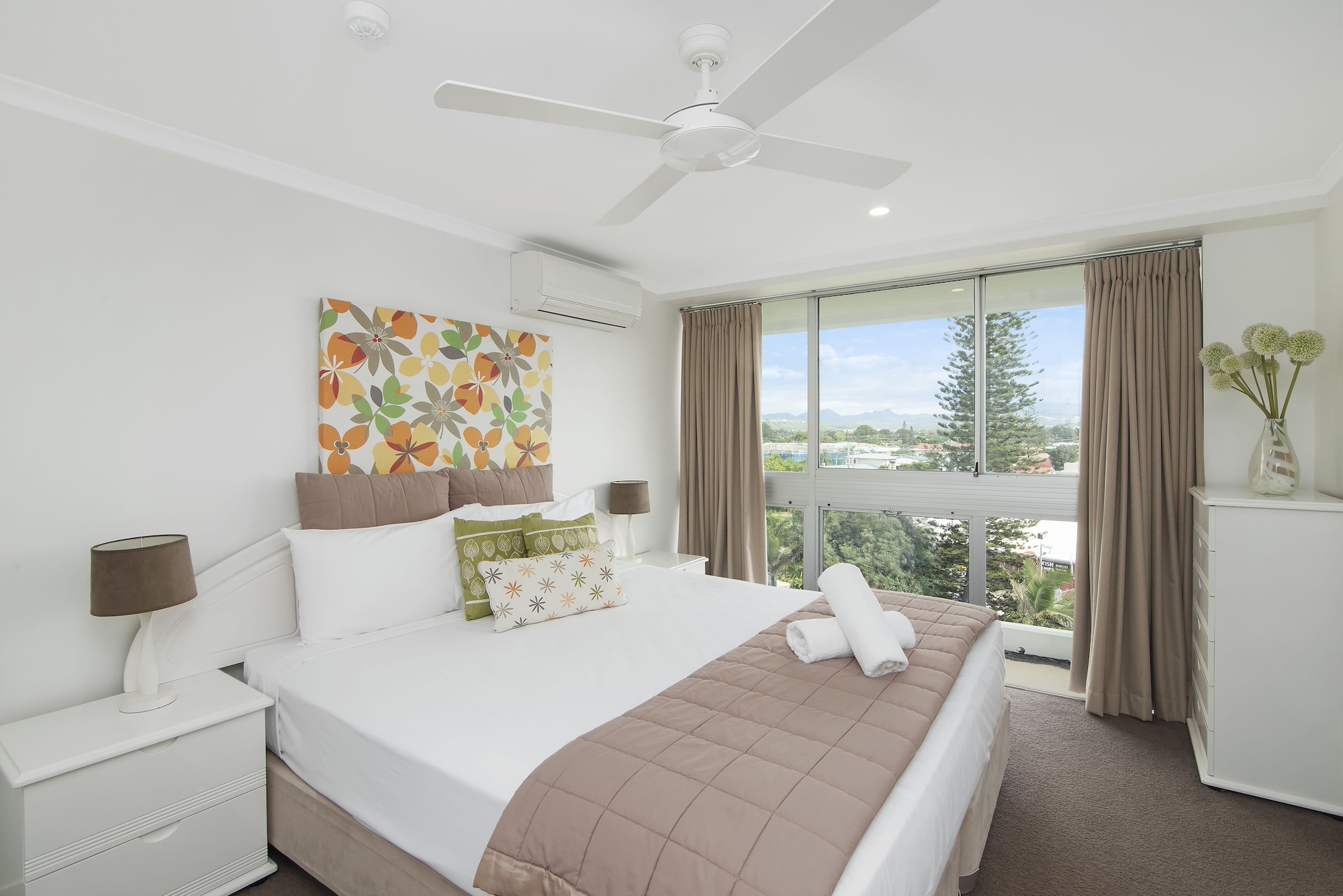3 BEDROOMS, SUPERIOR, APARTMENT, OCEAN VIEW
