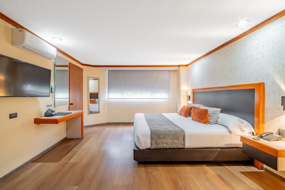 Hotel Abastos Plaza 20/68