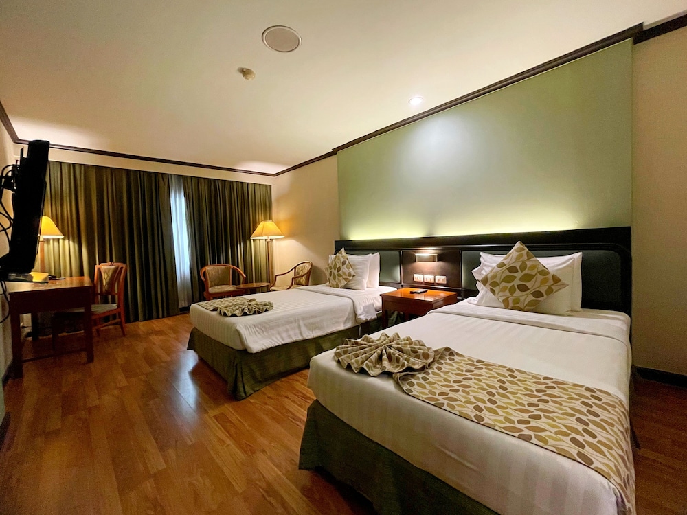 PREMIUM, DELUXE, TWIN BEDS