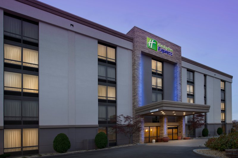 Holiday Inn Express Boston North -Woburn 2/50
