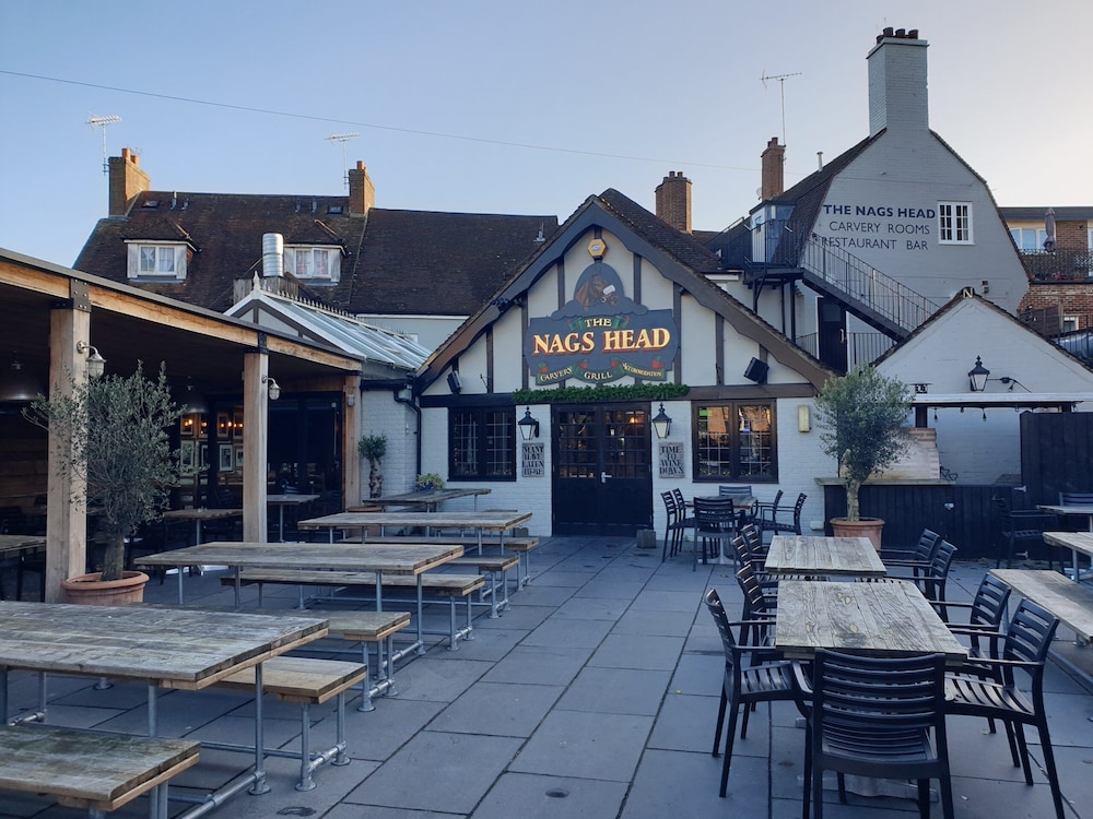 The Nags Head 28/32