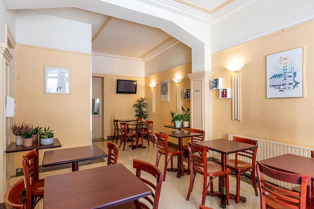 Saint Maurice Hotel 50/62