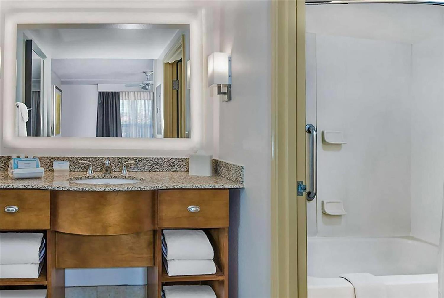 MainStay Suites Phoenix North 38/39