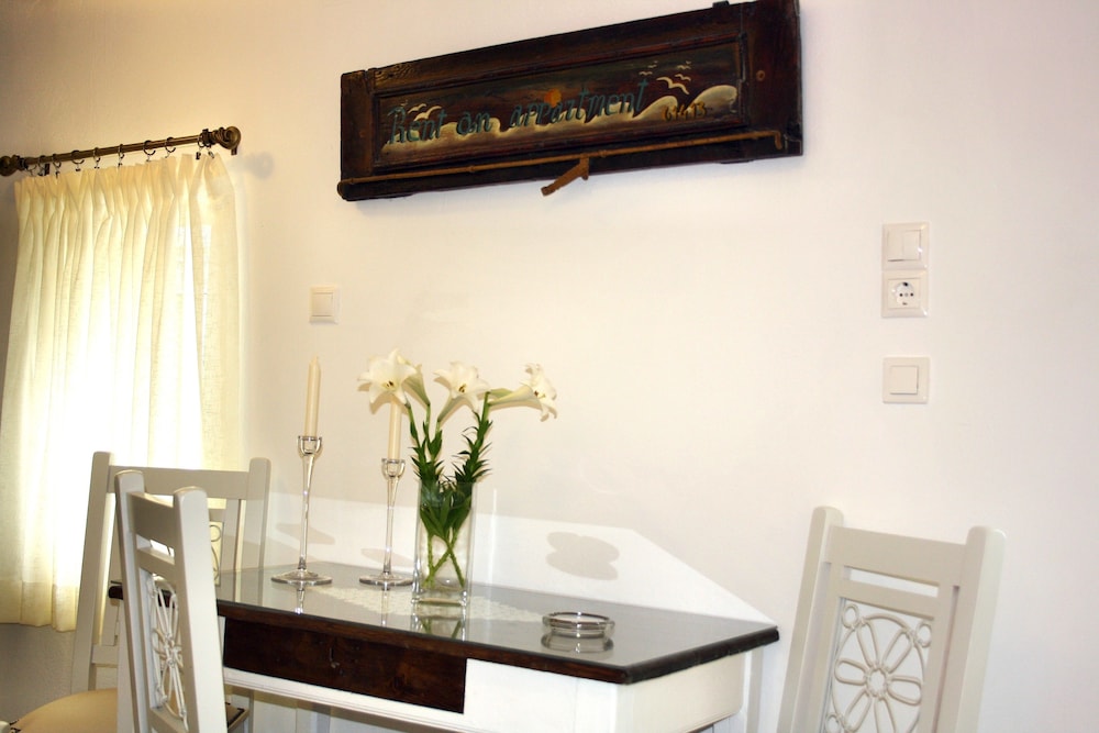 Mariakis Luxury Studios 8/42