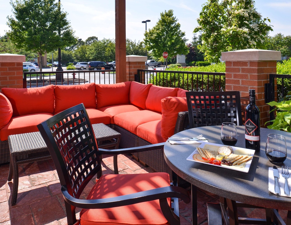Hyatt Place Garden City 49/69