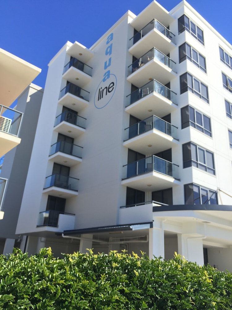 Aqualine Apartments 3/74
