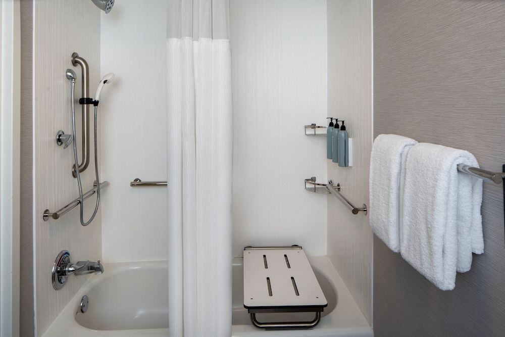 Courtyard By Marriott Decatur 50/50