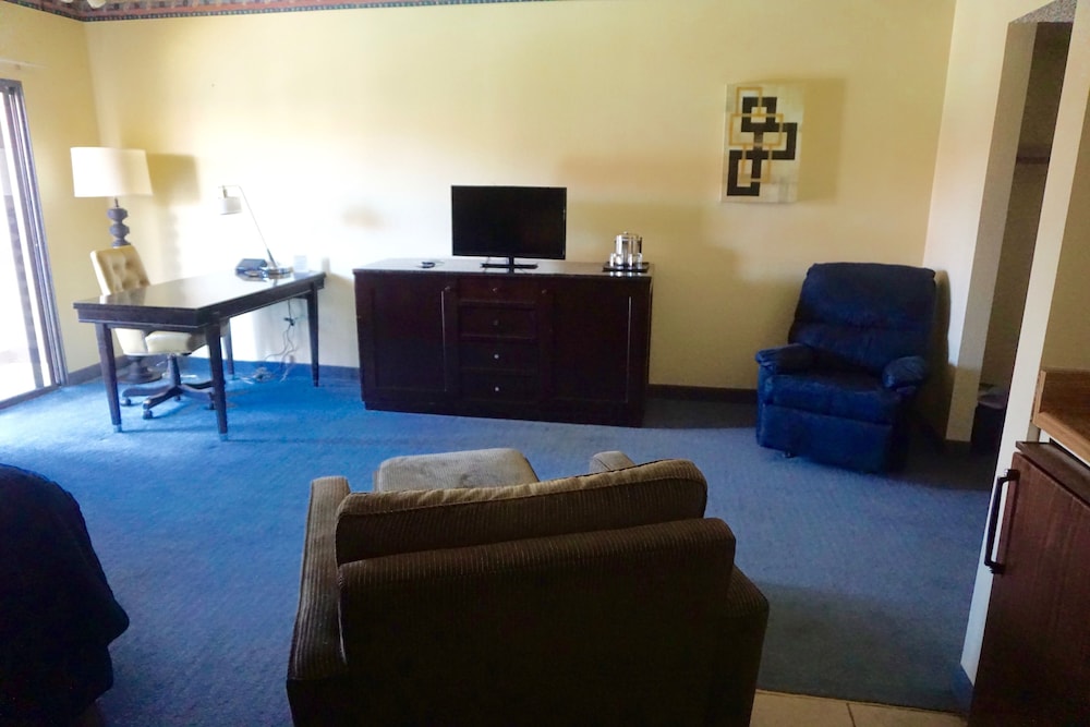 Rodeway Inn And Suites Heritage 28/69