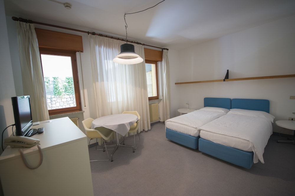 HOTEL RESIDENCE TORBOLE 7/31