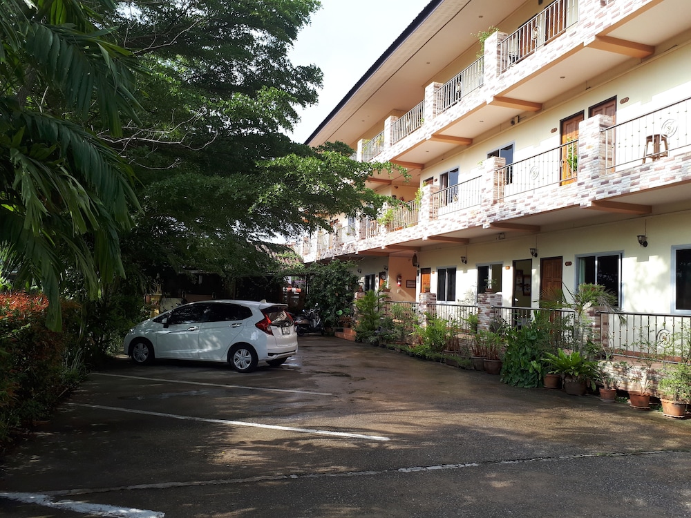 Phoemphoon 2 Hotel 51/54