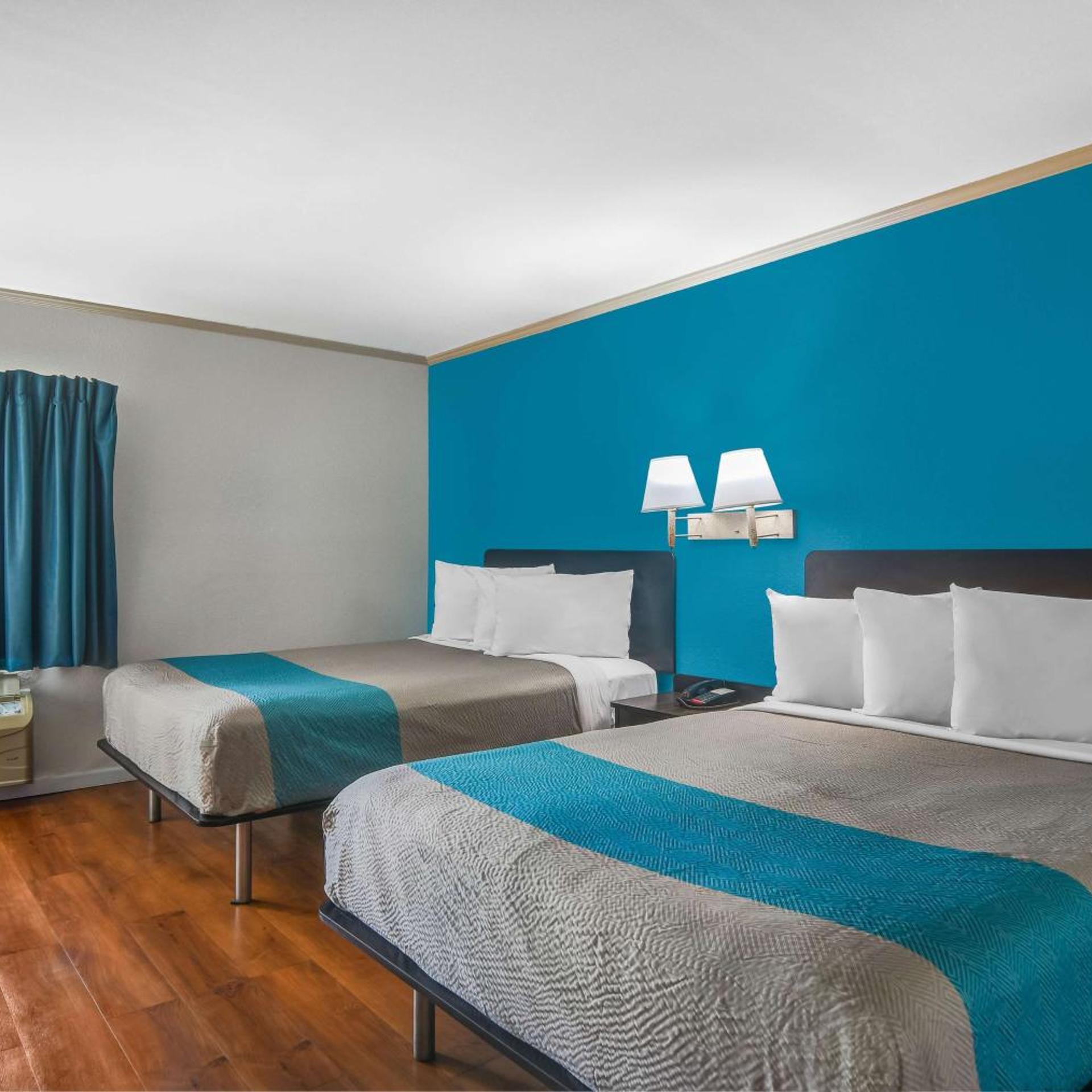 Room, Quadruple