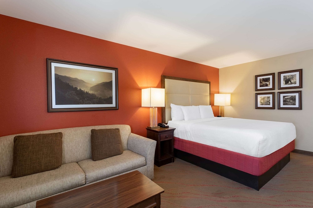La Quinta Inn Suites Pigeon Forge 27/64