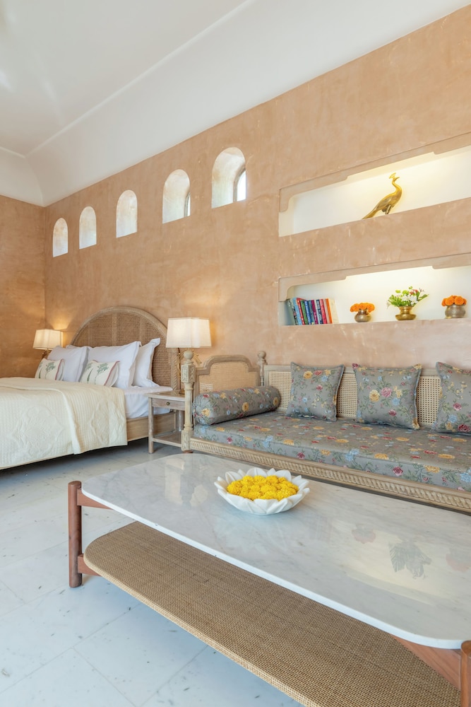 Niravi Jaipur 19/50