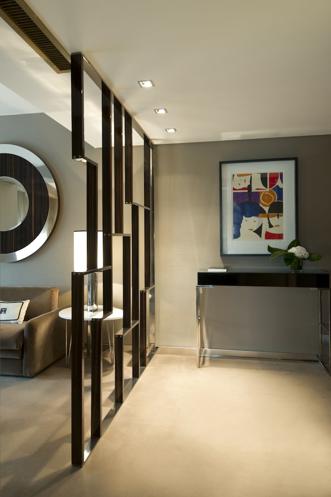 Altis Grand Hotel 7/69