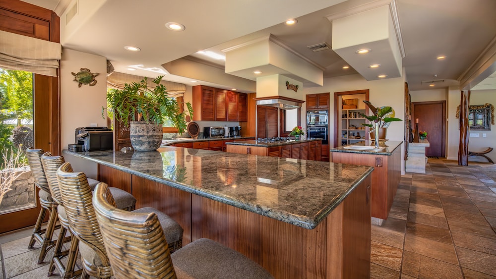 Mauna Lani Home Collection A CoralTree Residence Collection 10/49